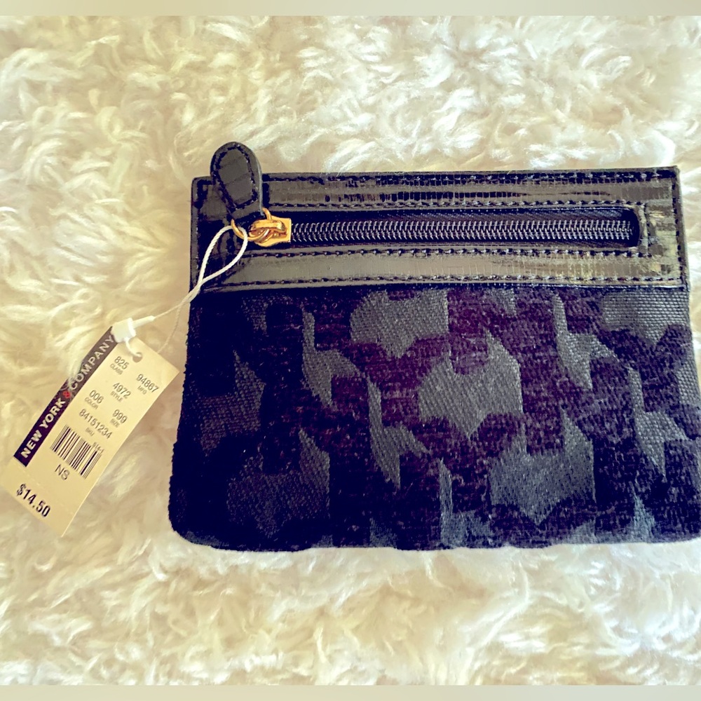 New York & Company black purse zip closure  New with tag